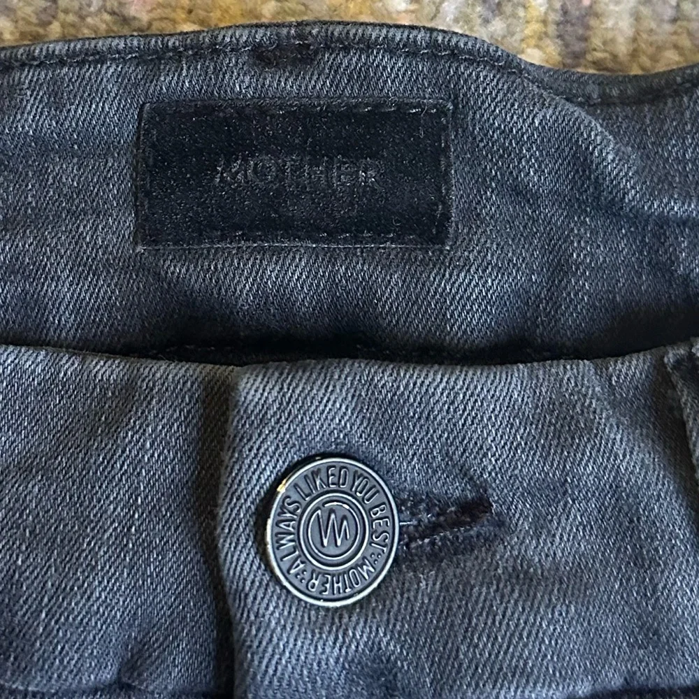 MOTHER The High Waisted Looker Ankle Fray Black Jeans Lighting Up Lanterns 26